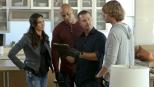 Navy CIS: L.A. - Versuchen den Mord an einem ehemaligen CIA-Agent und späteren Millionär aufzudecken: Callen (Chris O'Donnell, 2.v.r.), Hanna (LL Cool J, 2.v.l.), Deeks (Eric Christian Olsen, r.) und Kensi (Daniela Ruah, l.) ... © CBS Studios Inc. All Rights Reserved.