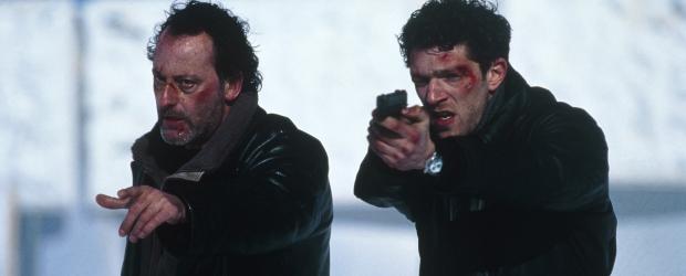 Die purpurnen Flüsse - An der Grenze des Todes und des ewigen Eises eröffnet sich Niémans (Jean Reno, l.) und Kerkerian (Vincent Cassel, r.) schließlich das Geheimnis der purpurnen Flüsse ... © TOBIS STUDIO CANAL GMBH&CO.KG