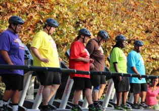 The Biggest Loser - Wer schön sein will, muss leiden. Bei "The Biggest Loser" kommen nur diejenigen weiter, die sich an den knallharten Trainingsplan halten ... © Enrique Cano SAT.1