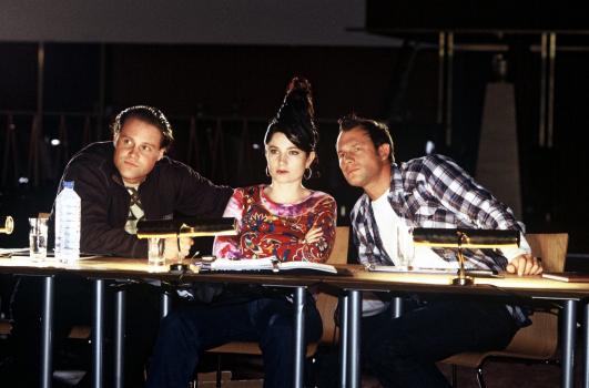 Bei einer solch knallharten Jury hätten selbst die "No Angels" nichts zu lachen gehabt. Aber wer weiß? (Mirco Reseg, l., Emily Wood, M., und Hanno Friedrich, r.) © Sat.1