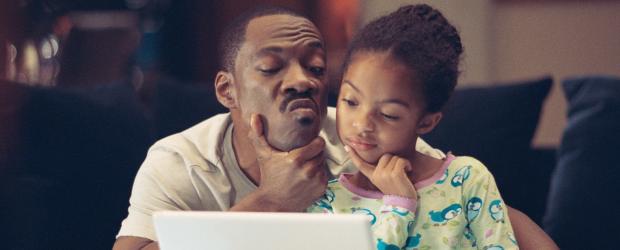 Zuhause ist der Zauber los - Zuhause ist der Zauber los: Evan (Eddie Murphy, l.) und Olivia (Yara Shahidi, r.) ... © 2009 BY PARAMOUNT PICTURES. ALL RIGHTS RESERVED