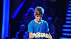 Die perfekte Minute - Moritz Frey versucht sein Glück in "Die perfekte Minute" ... © Frank Hempel SAT.1