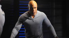 Steckt mitten in den Ermittlungen in einem neuen Mordfall: Sam (LL Cool J) ... © CBS Studios Inc. All Rights Reserved.