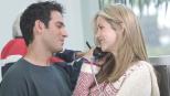 Verrückte Weihnachten - Eigentlich wollten Blair (Julie Gonzalo, r.) und ihr Freund Enrique (Rene Lavan, l.) über die Weihnachtsfeiertage nach Peru fahren. Aber nun überraschen sie Blairs Eltern, die gar nicht vor hatten, zu feiern. Werden Blairs Eltern sich schnell genug in Weihnachtsstimmung bringen können? © 2004 Revolution Studios Distribution Company, LLC. All Rights Reserved. Verrückte Weihnachten - Eigentlich wollten Blair (Julie Gonzalo, r.) und ihr Freund Enrique (Rene Lavan, l.) über die Weihnachtsfeiertage nach Peru fahren. Aber nun überraschen sie Blairs Eltern, die gar nicht vor hatten, zu feiern. Werden Blairs Eltern sich schnell genug in Weihnachtsstimmung bringen können? © 2004 Revolution Studios Distribution Company, LLC. All Rights Reserved.