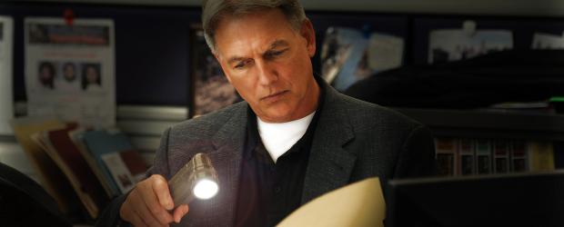 In halb Washington D.C. fällt plötzlich der Strom aus. Für Gibbs (Mark Harmon) und sein NCIS-Team kein Grund, einen Leichenfund unbeachtet zu lassen ... © CBS Television