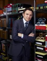 Harry's Law - (1. Staffel) - Auf der Suche nach einer neuen Herausforderung: Anwalt Adam Branch (Nathan Corddry) ... © Warner Bros. Television