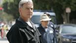 Tonys Leben ist in Gefahr, denn jemand hat eine Bombe unter seinem Auto platziert. Gibbs (Mark Harmon) und der Rest des Teams können nur hilflos zusehen, wie der Wagen in die Luft fliegt ... © CBS Television