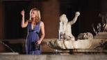 When in Rome - Fünf Männer sind vier zu viel - Beth (Kristen Bell) ist in Rom auf der Hochzeit von Joan, ihrer jüngeren Schwester. Alkohol und allgemeine Unzufriedenheit führen dazu, dass Beth in einen Liebesbrunnen steigt und fünf Münzen klaut - mit Folgen ... © Myles Aronowitz Touchstone Pictures. All Rights Reserved When in Rome - Fünf Männer sind vier zu viel - Beth (Kristen Bell) ist in Rom auf der Hochzeit von Joan, ihrer jüngeren Schwester. Alkohol und allgemeine Unzufriedenheit führen dazu, dass Beth in einen Liebesbrunnen steigt und fünf Münzen klaut - mit Folgen ... © Myles Aronowitz Touchstone Pictures. All Rights Reserved