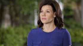 Common Law - Bei den Ermittlungen in einem neuen Fall, entdeckt Wes, dass seine Ex-Frau Alex (Elizabeth Chomko) ein Profil auf einer Partnervermittlungs-Seite hat sich wieder mit anderen Männern verabredet ... © 2012 USA Network Media, LLC