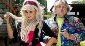 DIE DREISTEN DREI - jetzt noch dreister - Die Dreisten Drei - jetzt noch dreister mit Sophia Thomalla (l.) und Oliver Beerhenke (r.) ... © SAT.1