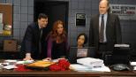 Ein neuer Fall beschäftigt Carrie (Poppy Montgomery, 2.v.l.), Nina (Daya Vaidya, 2.v.r.), Mike (Michael Gaston, r.) und Roe (Kevin Rankin, l.) ... © 2011 CBS Broadcasting Inc. All Rights Reserved. Ein neuer Fall beschäftigt Carrie (Poppy Montgomery, 2.v.l.), Nina (Daya Vaidya, 2.v.r.), Mike (Michael Gaston, r.) und Roe (Kevin Rankin, l.) ... © 2011 CBS Broadcasting Inc. All Rights Reserved.
