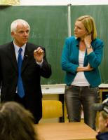 Mieter in Not - Barbara Eligmann (r.) und Mietrechtsexperte Peter Palatzky (l.) helfen Mietern in Not ... © SAT.1
