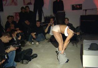 Crazy Hauptstadt: In den Berliner Clubs geht es wilder und freizügiger zu als in London oder Amsterdam. Und niemand nimmt Anstoß. © Sat.1