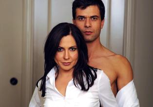 Liebe macht sexy - Verena (Simone Thomalla, l.) und Leon (Kai Schumann) © Hardy Spitz Sat.1