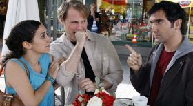 Hat nicht jeder noch die ein oder andere alte Rechung mit dem Rabauken aus der Schulzeit offen? So was muss gerächt werden! Die richtige Vorbereitung ist jetzt das A und O... v.l.n.r. Shirin Soraya, Mirco Reseg, Thomas M. Held © Sat.1