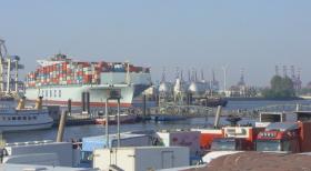 24 Stunden - Was den Hamburger Hafen zu einem der schönsten in Europa macht, sind nicht nur die schmucken Landungsbrücken oder die neue gestaltete Hafen-City, sondern vor allem die Menschen, die dort arbeiten. Sie sind die Seele das Hafens ... © SAT.1