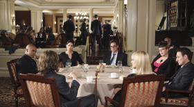 Machen sich, nach alldem was geschehen ist, Sorgen um Hotch: (v.l.n.r) Morgan (Shemar Moore), Reid (Matthew Gray Gubler), Prentiss (Paget Brewster), Kevin (Nicholas Brendon), JJ (AJ Cook), Garcia (Kirsten Vangsness) und William (Josh Stewart) ... © Touchstone Television