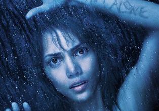 Gothika - Die erfolgreiche Kriminal-Psychologin Dr. Miranda Grey (Halle Berry) erwacht eines Tages als Patientin in ihrer eigenen Anstalt ... © 2004 Sony Pictures Television International. All Rights Reserved.