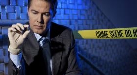 Unterwegs am Tatort: Ulrich Meyer untersucht Kriminalfälle, die bewegen ... © SAT.1