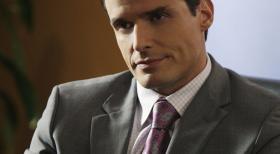 Hat Dale Kapp (Antonio Sabato Jr.) etwas mit dem Tod an dem 26-jährige Petty Officer Greg Collins zu tun? © CBS Television