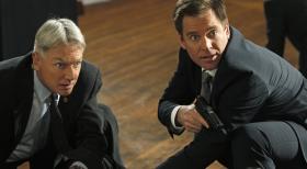 Navy CIS - Ermitteln in einem neuen Fall: Gibbs (Mark Harmon, l.) und Tony (Michael Weatherly, r.) ... © 2012 CBS Broadcasting Inc. All Rights Reserved.