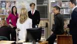 Untersuchen eine Serie brutaler Einbrüche und Morde in kalifornischen Vorstädten: Derek (Shemar Moore, l.), Prentiss (Paget Brewster, 2.v.l.), JJ (AJ Cook, 3.v.l.), Reid (Matthew Gray Gubler, 3.v.r.), Rossi (Joe Mantegna, 2.v.r.) und Hotch (Thomas Gibson, r.) ... © ABC Studios Untersuchen eine Serie brutaler Einbrüche und Morde in kalifornischen Vorstädten: Derek (Shemar Moore, l.), Prentiss (Paget Brewster, 2.v.l.), JJ (AJ Cook, 3.v.l.), Reid (Matthew Gray Gubler, 3.v.r.), Rossi (Joe Mantegna, 2.v.r.) und Hotch (Thomas Gibson, r.) ... © ABC Studios