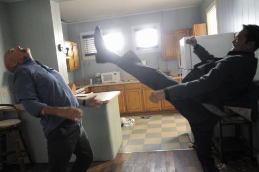 Hawaii Five-0 - Geraten aneinander: Wo Fat (Mark Dacascos, r.) und Joe (Terry O'Quinn, l.) ... © TM &   CBS Studios Inc. All Rights Reserved.