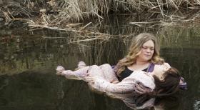 Criminal Minds - Was hat Jane Gould (Rebecca Field, l.) mit Molly Grandin (Rachel Miner, r.) nur vor? © ABC Studios