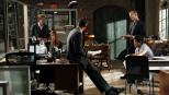 The Mentalist - Der letzte Beweis: Patrick Jane (Simon Baker, l.), Grace Van Pelt (Amanda Righetti, 2.v.l.), Kimball Cho (Tim Kang, r.) und Ray Haffner (Reed Diamond, 2.v.r.) ... © Warner Bros. Television