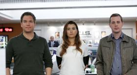Navy CIS - Ein neuer Fall wartet auf DiNozzo (Michael Weatherly, l.), Ziva (Cote de Pablo, M.) und McGee (Sean Murray, r.) ... © CBS Television