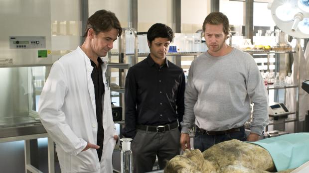 ProSieben Dank der DNA-Untersuchungen des Pathologen Roland Meisner (Robert Lohr, l.) w...