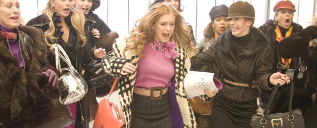 Shopaholic - Die Schnäppchenjägerin - Rebecca Bloomwood (Isla Fisher, M.) arbeitet als Journalistin bei einem Gartenmagazin. Sie fühlt sich nicht wohl in ihrem Job und findet dafür Ablenkung durch lange Shoppingtouren ... © Touchstone Pictures and Jerry Bruckheimer, Inc. All Rights Reserved