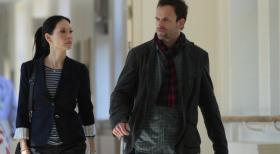 Elementary - Ein neuer Fall beschäftigt Sherlock Holmes (Jonny Lee Miller, r.) und Joan Watson (Lucy Liu, l.) ... © CBS Television