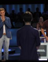 Ab durch die Mitte - Das schnellste Quiz der Welt - Wenn der Kandidat die Frage nicht innerhalb von 20 Sekunden richtig beantwortet, öffnet sich eine Falltür. Moderator Daniel Boschmann (l.) fiebert mit ... © Oliver S. SAT.1