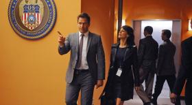 Navy CIS - Während der Ermittlungen in einem neuen Fall, muss Tony (Michael Weatherly, l.) mit seiner ehemaligen Verlobten Wendy Miller (Perrey Reeves, r.) zusammenarbeiten. Gar keine leichte Aufgabe ... © 2012 CBS Broadcasting Inc. All Rights Reserved.