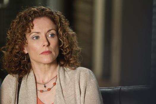 Nutzt ihr Insiderwissen über den Fall für ihre eigenen Zwecke aus: Kristina Frye (Leslie Hope) ... © Warner Brothers