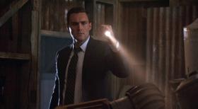 The Mentalist - Ahnt noch nicht, dass der nächste Fall etwas mit seiner Familie zu tun hat: Wayne Rigsby (Owain Yeoman) ... © Warner Bros. Television