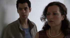 Schicksale - und plötzlich ist alles anders - Als Victoria (r.) den Tunesier Mehdi (l.), der illegal in Deutschland ist, kennenlernt, verliebt sie sich Hals über Kopf in ihn ... © SAT.1