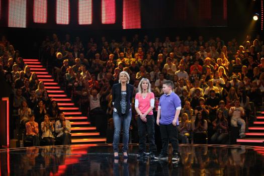 Die perfekte Minute - "Die perfekte Minute": Ulla Kock am Brink (l.) mit ihren Kandidaten Simone Janke (M.) und Pierre Bünder (r.) ... © SAT.1