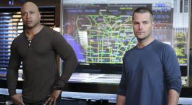 Navy CIS: L.A. - Ermitteln in einem neuen Fall: Callen (Chris O'Donnell, r.) und Sam (LL Cool J, l.) ... © CBS Studios Inc. All Rights Reserved.