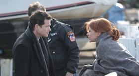 Unforgettable - Ein Wettlauf mit der Zeit beginnt. Carrie (Poppy Montgomery, r.) und Al (Dylan Walsh, l.) suchen nach einer wichtigen Augenzeugin eines Mordes. Denn nur wenn diese rechtzeitig gefunden wird, kann der Verdächtige für seine Taten verurteilt werden ... © 2011 CBS Broadcasting Inc. All Rights Reserved.