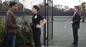 Common Law - Ein Mordfall beschäftigt Travis (Michael Ealy, l.), Wes (Warren Kole, r.) und Officer J. Pratt (Camille Balsamo, M.) ... © 2012 USA Network Media, LLC