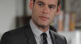 The Mentalist - In einem Mordfall, sieht sich das CBI-Team gezwungen, mit FBI Agent Gabe Mancini (Ivan Sergei) und seinen Kollegen zusammenzuarbeiten ... © Warner Bros. Television