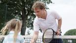 Wie heißt es so schön beim Tennis? Spiel, Satz und Sieg! Aber jeder Gegner verdient schließlich noch eine Revanche! Und wenn es nur eine kleine ist ... (Mirco Reseg, r.) © Sat.1