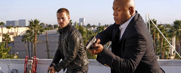 Als Abby, die Callen (Chris O'Donnell, l.) und Sam (LL Cool J, r.) in einem neuen Mordfall behilflich sein sollte, in einen Goth-Club entführt wird, beginnt für die Ermittler ein Wettlauf mit der Zeit ... © CBS Studios Inc. All Rights Reserved. Als Abby, die Callen (Chris O'Donnell, l.) und Sam (LL Cool J, r.) in einem neuen Mordfall behilflich sein sollte, in einen Goth-Club entführt wird, beginnt für die Ermittler ein Wettlauf mit der Zeit ... © CBS Studios Inc. All Rights Reserved.