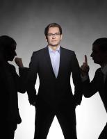 Claus Strunz (M.) empfängt jede Woche zwei prominente Kontrahenten zum Rededuell. Zu einem aktuellen politischen Thema wird eine konkrete Frage diskutiert, die eine klare Position erfordert ... © SAT.1