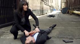 Im Visier des Täters: Emily Prentiss (Paget Brewster, l.) und Detective Cooper (Erik Palladino, r.) ... © Touchstone Television