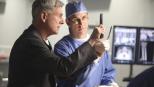 Ermitteln in einem neuen Fall: Gibbs (Mark Harmon, l.) und Jimmy (Brian Dietzen, r.) ... © CBS Television Ermitteln in einem neuen Fall: Gibbs (Mark Harmon, l.) und Jimmy (Brian Dietzen, r.) ... © CBS Television