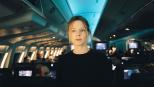 Kyle Pratt (Jodie Foster) beschließt nach dem Tod ihres Mannes, mit ihrer Tochter Julia auszuwandern. Im Flieger, der sie in die USA bringen soll, laufen die Dinge schnell außer Kontrolle ... © Touchstone Pictures. All rights reserved Kyle Pratt (Jodie Foster) beschließt nach dem Tod ihres Mannes, mit ihrer Tochter Julia auszuwandern. Im Flieger, der sie in die USA bringen soll, laufen die Dinge schnell außer Kontrolle ... © Touchstone Pictures. All rights reserved