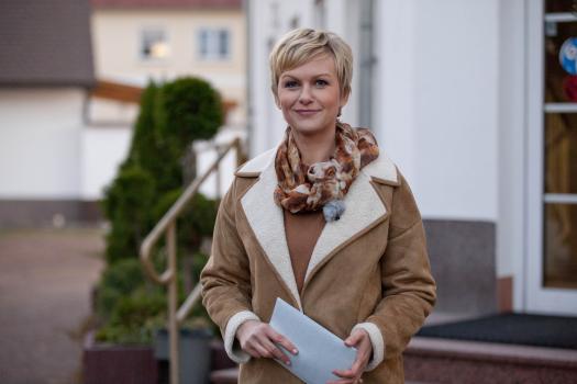 DNA unbekannt - Familiengeheimnissen auf der Spur - Karen Heinrichs hilft Menschen, die ihr ganzes Leben lang auf der Suche nach ihren wahren Wurzeln sind ... © SAT.1
